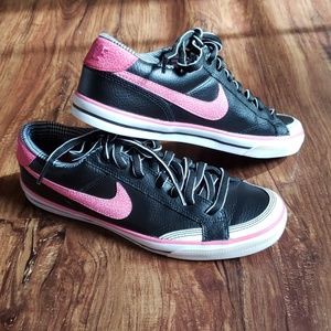 Pink & Black Nike's Women's Capri II, size 7.5